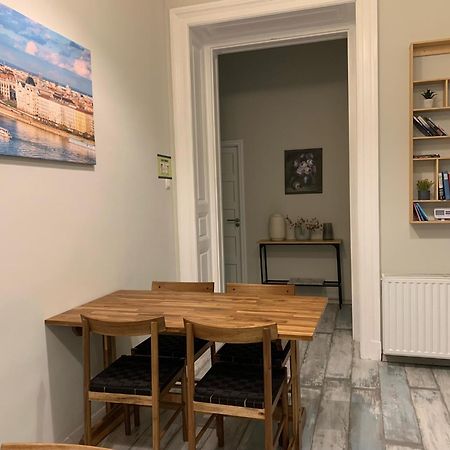 Rooms For Rent In Centre Budapeste Exterior foto