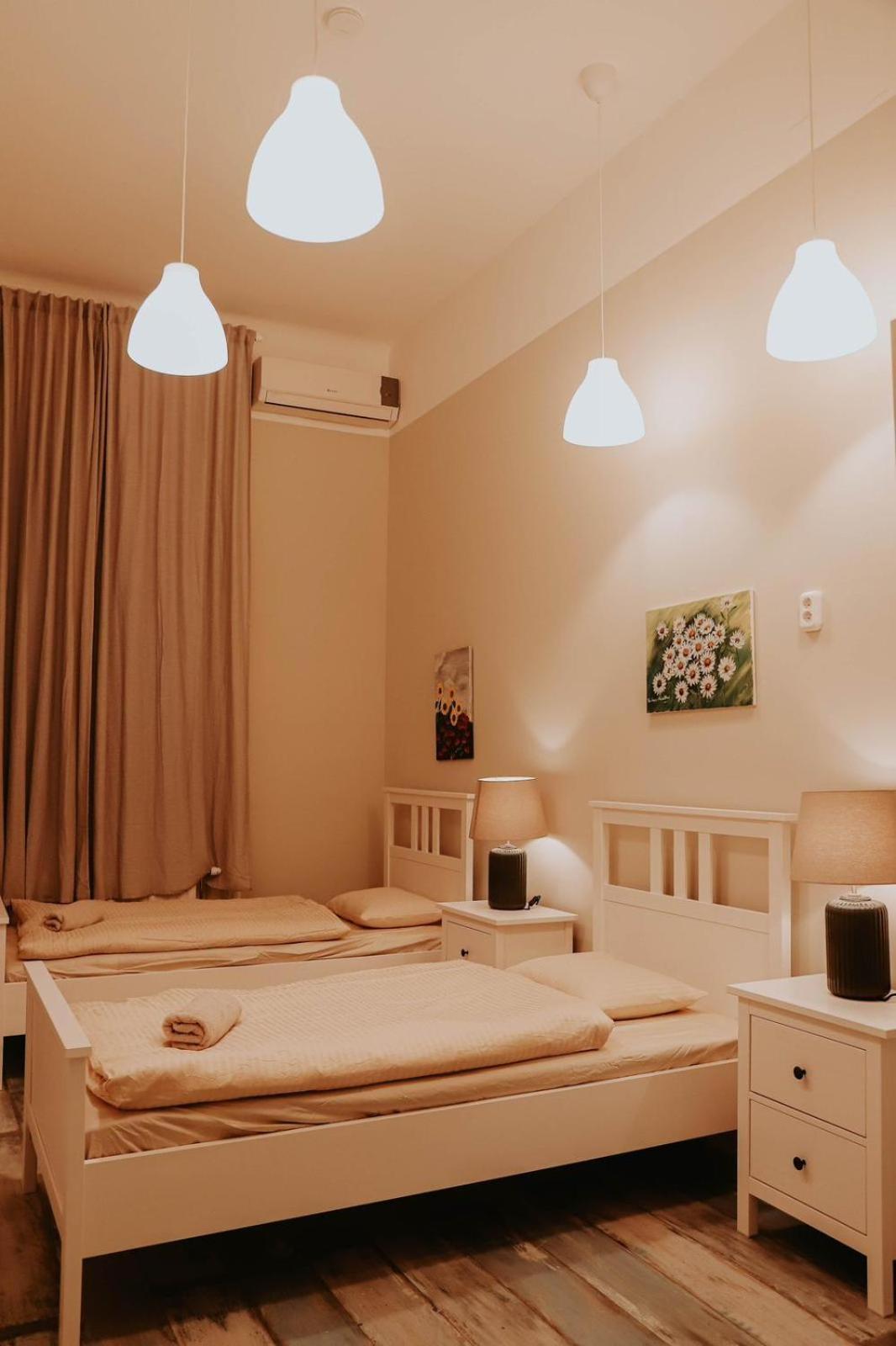 Rooms For Rent In Centre Budapeste Exterior foto