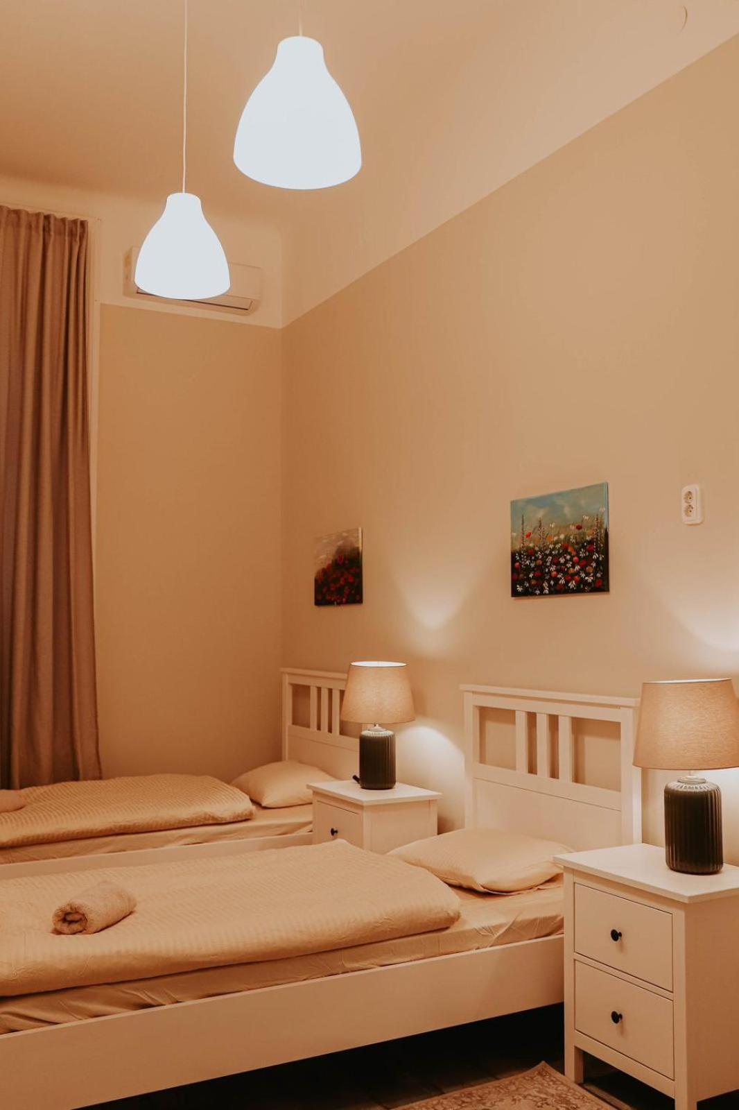 Rooms For Rent In Centre Budapeste Exterior foto