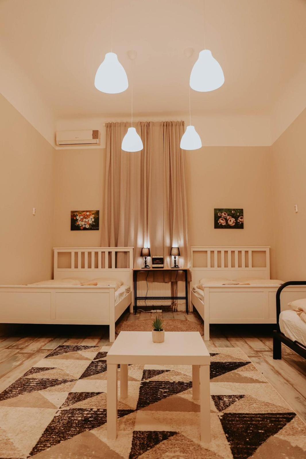 Rooms For Rent In Centre Budapeste Exterior foto