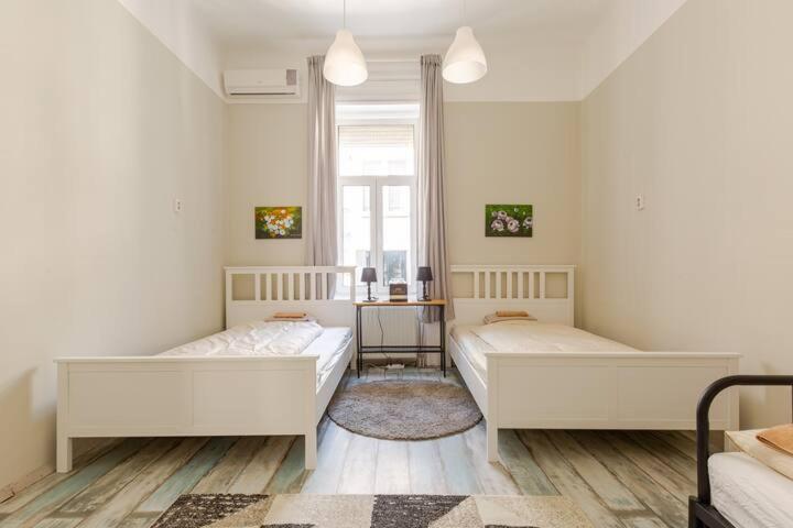 Rooms For Rent In Centre Budapeste Exterior foto